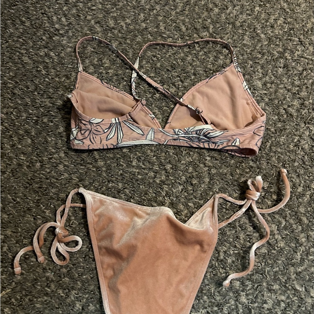 Bathing suit - Picture 2 of 2